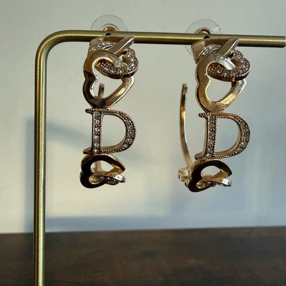 Dior Hoop Heart Earrings - Picture 4 of 6
